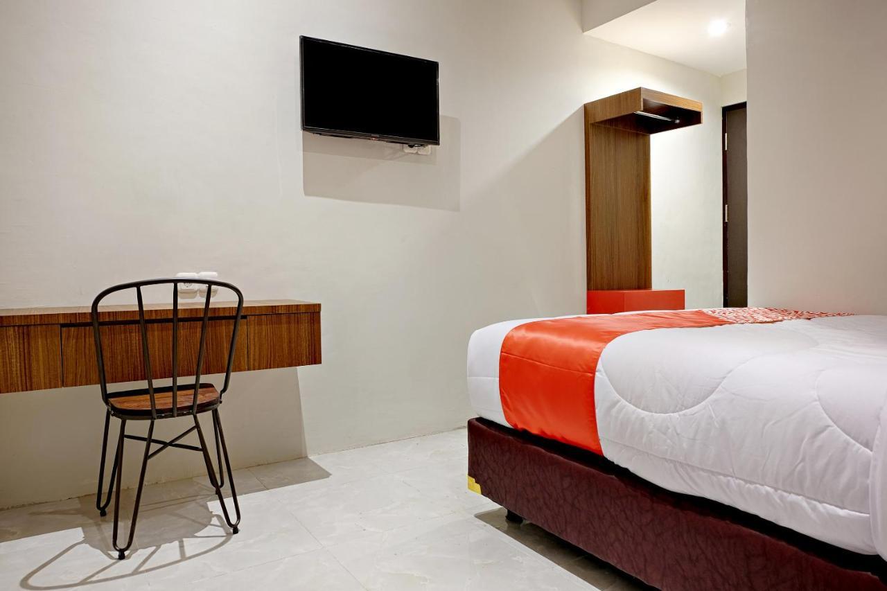 โอโย 2756 อนาตา Hotel มากาซาร์ ภายนอก รูปภาพ